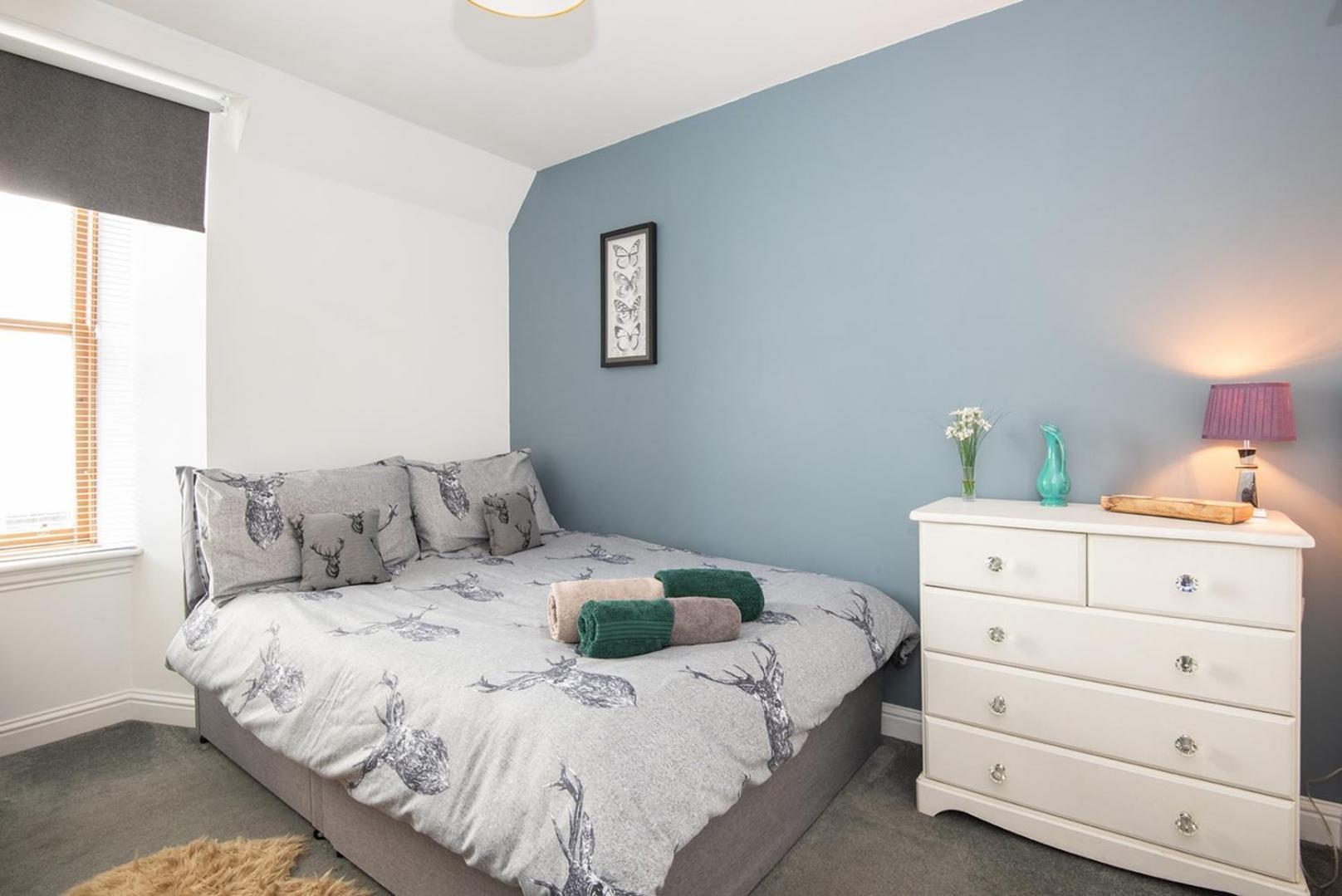 Charming 2 Bedroom Flat In The Heart Of Kirriemuir Exterior photo