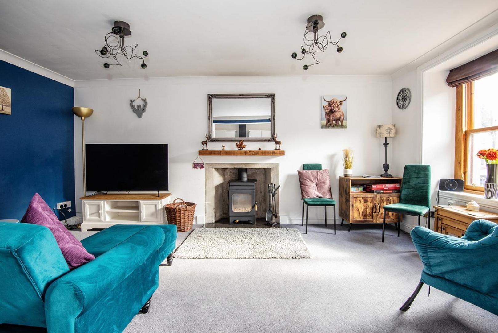 Charming 2 Bedroom Flat In The Heart Of Kirriemuir Exterior photo